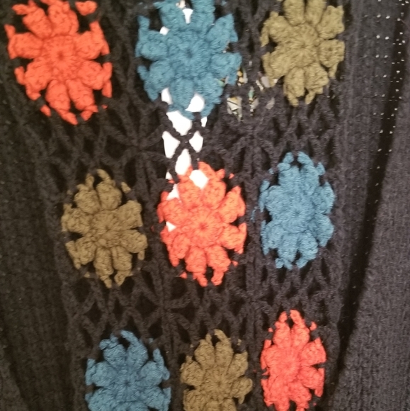 b SHARP Sleeveless Crochet Back Turtleneck Sweater - Picture 5 of 5